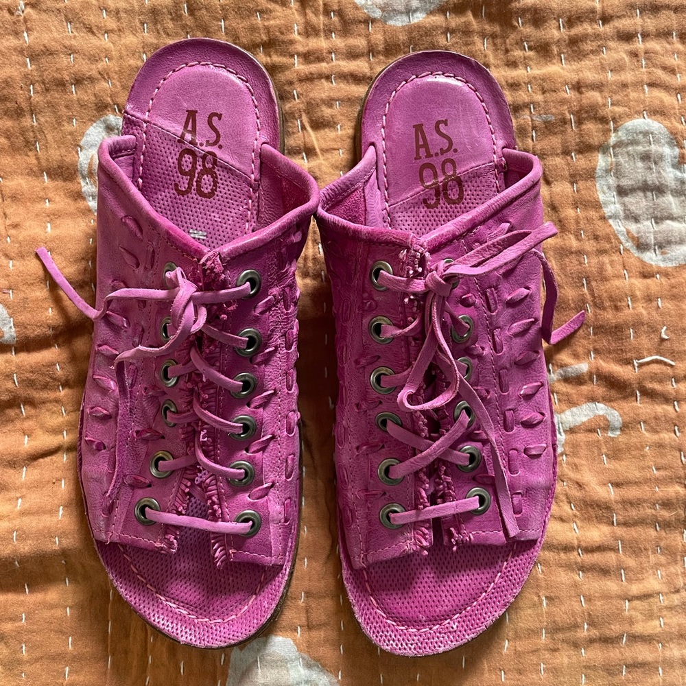 A.S.98 Fuchsia Lace-Up Sandals